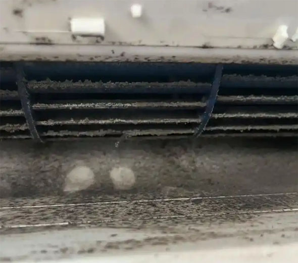 番禺空调吹的风有股烧焦味是怎么回事